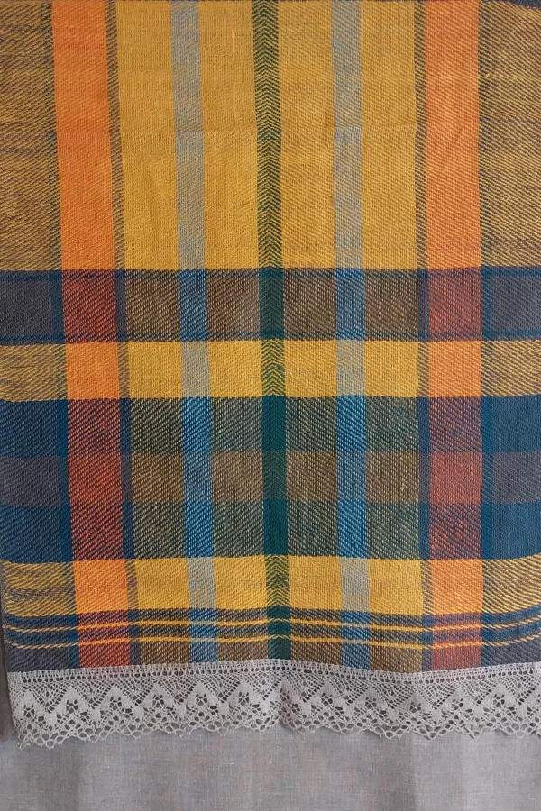 Galda dveili, lins, Izmēri 120 cmx52 cm. Cena 15.00 EUR