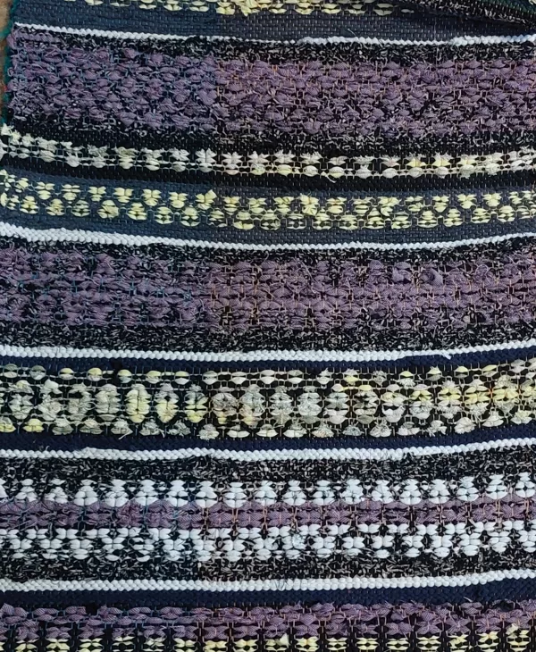 Lupatu deķitis, 50x 122 cm , tekstilmateriāla strēmeles, kokvilna, lina diegi, var mazgāt 